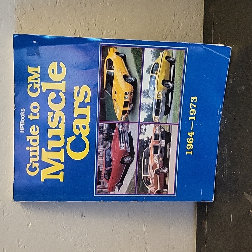 VINTAGE Guide to GM Muscle Cars 1964-1973 Soft Cover Book